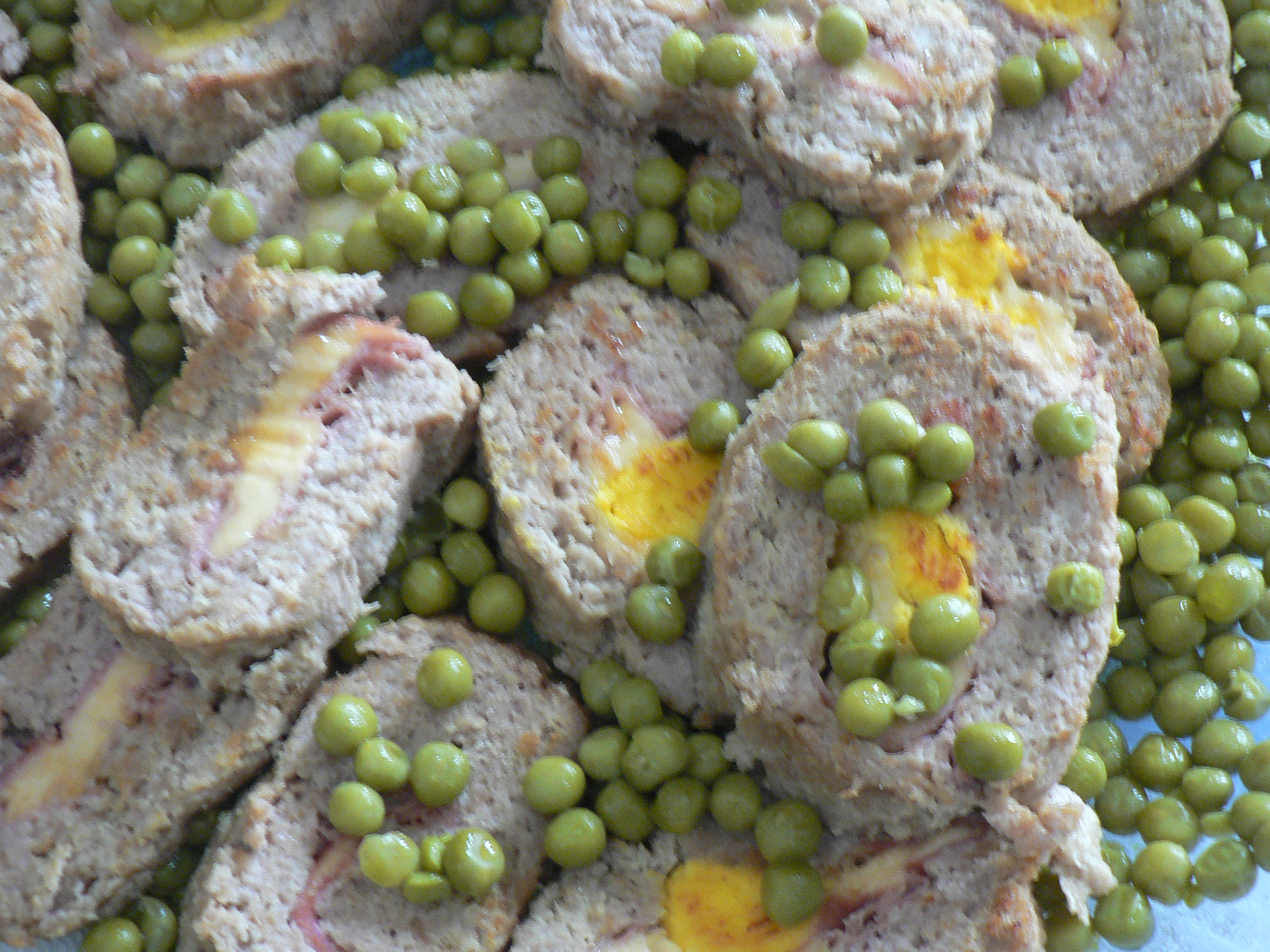 Polpettone con piselli