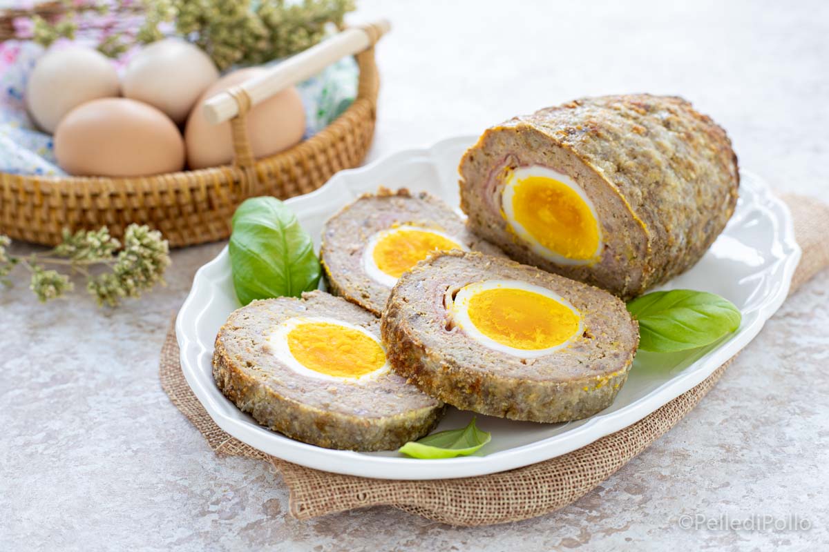 Polpettone con uova sode al forno