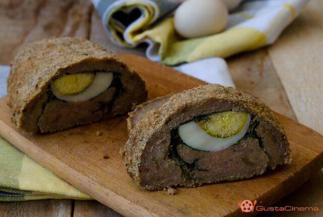 Polpettone ripieno con uova sode e verdura