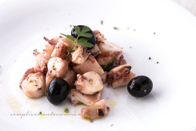 Polpo con aceto e origano