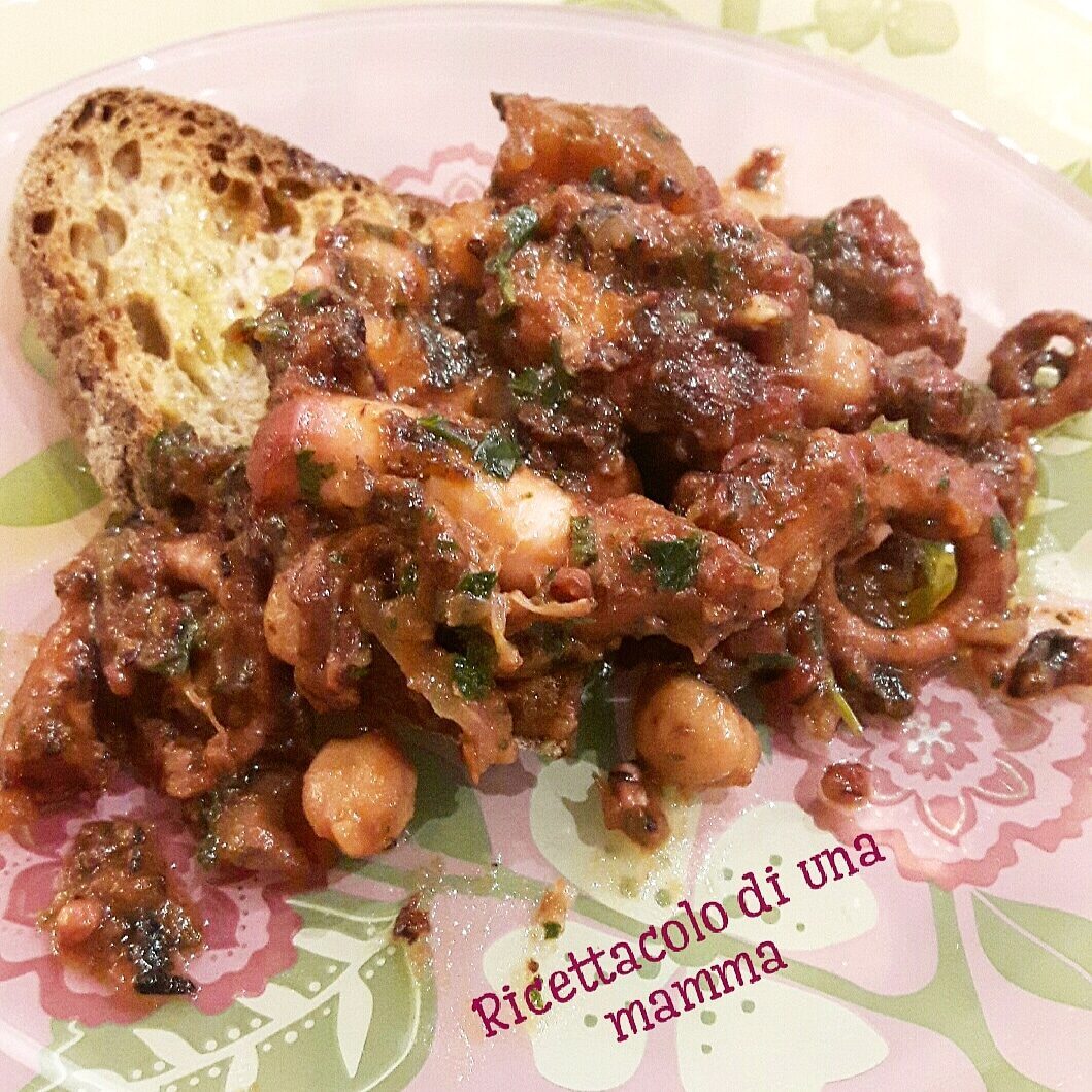 Polpo in umido con ceci e patate