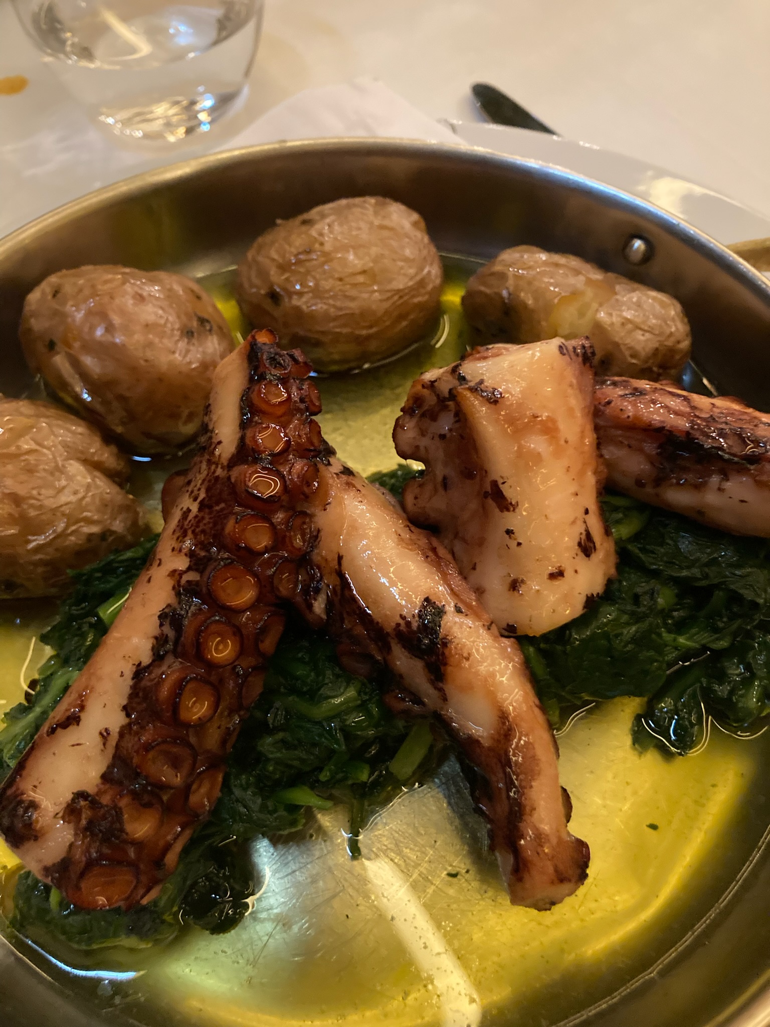 Polvo à lagareiro com batatas a murro