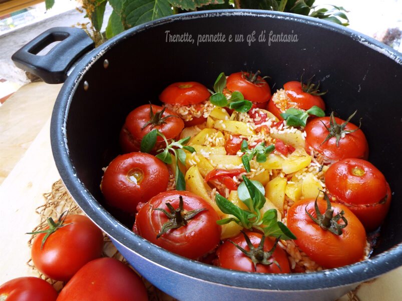 Pomodori con riso in pentola