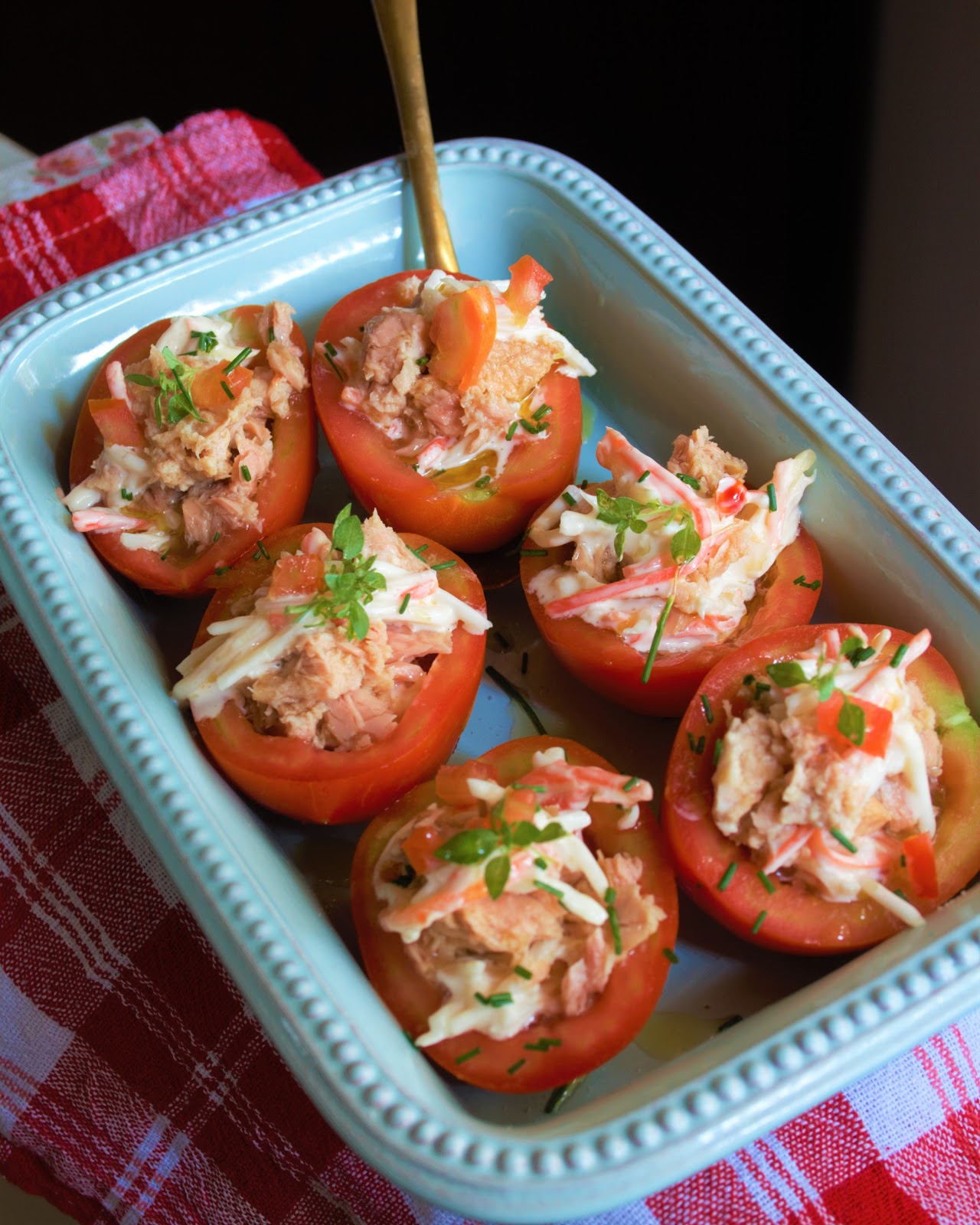 Pomodori con tonno e insalatina