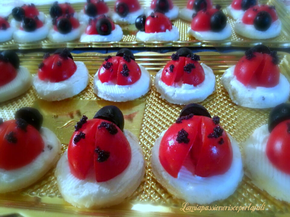 Pomodori di antipasti coccinella
