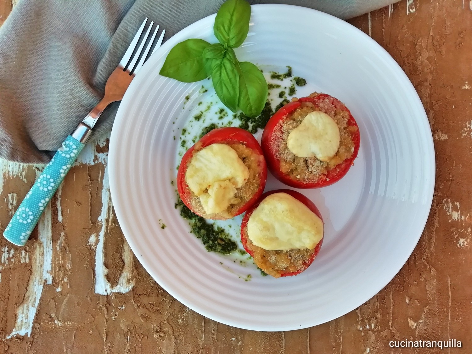 Pomodori ripieni con riso al pesto