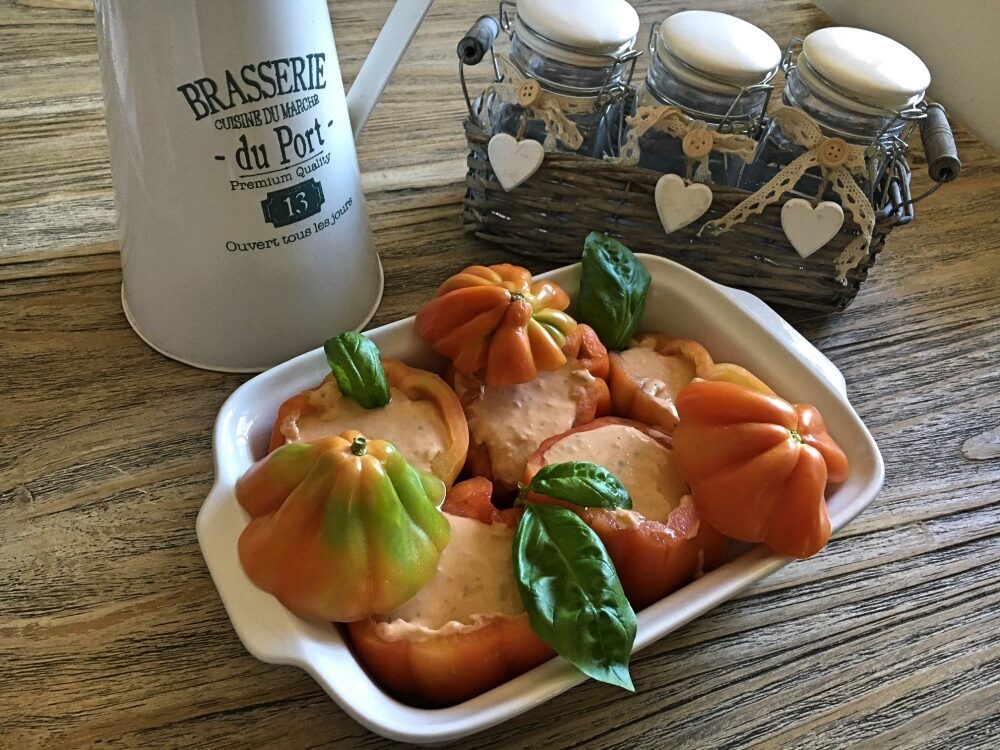Pomodori ripieni con salsa al tonno