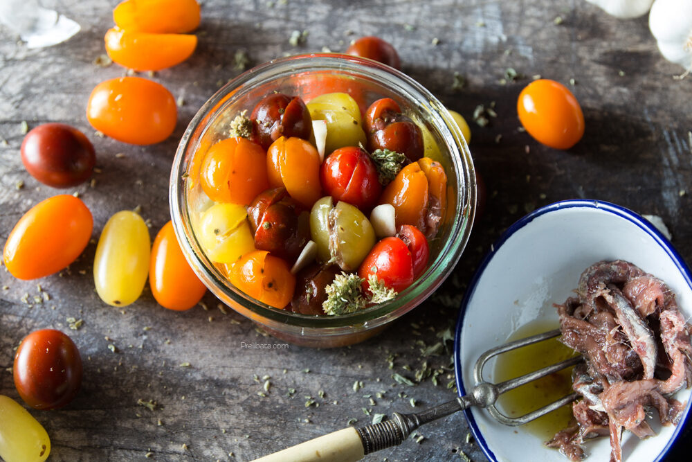 Pomodori ripieni di acciughe sott’olio
