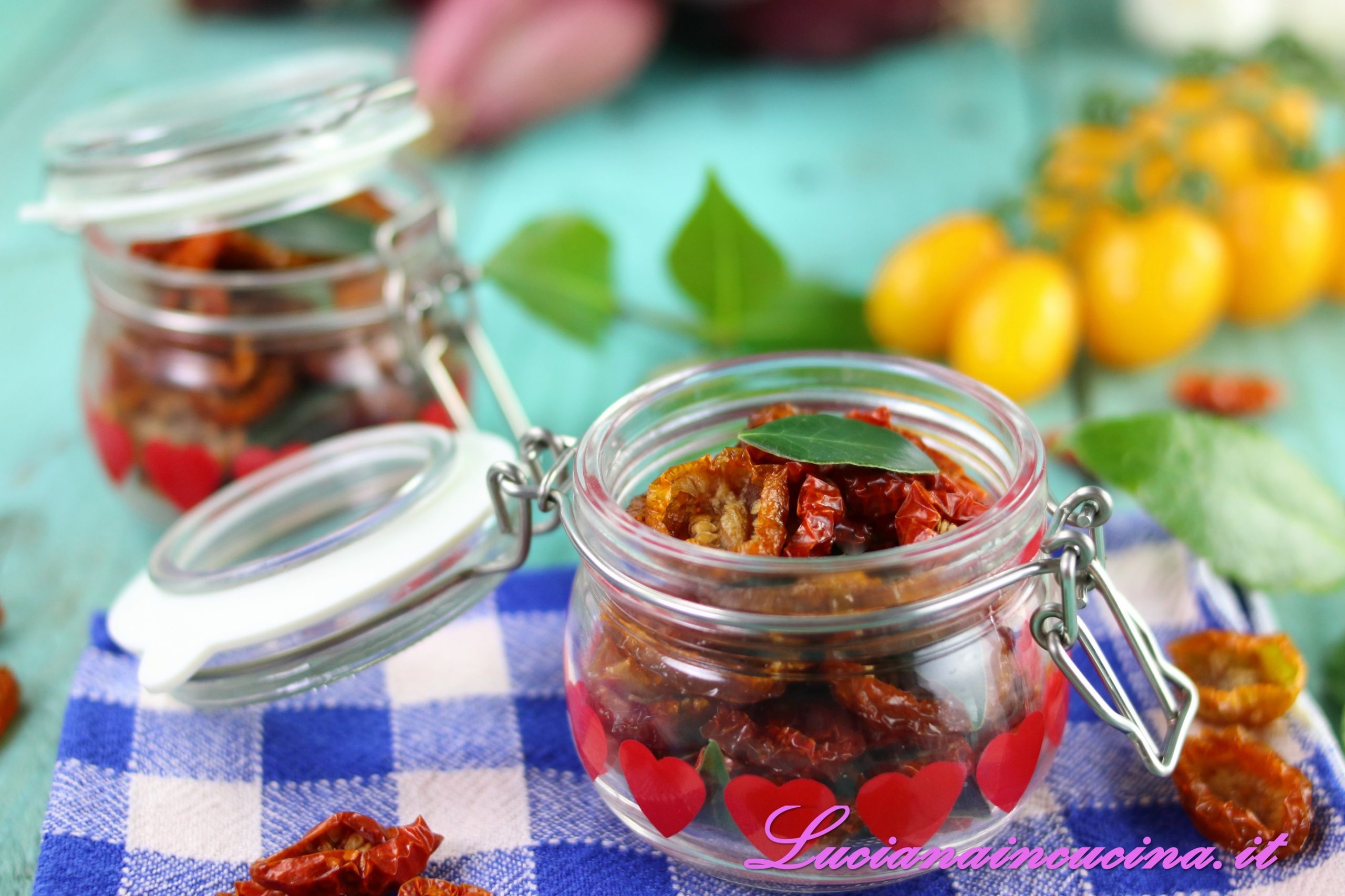 Pomodori secchi sotto sale