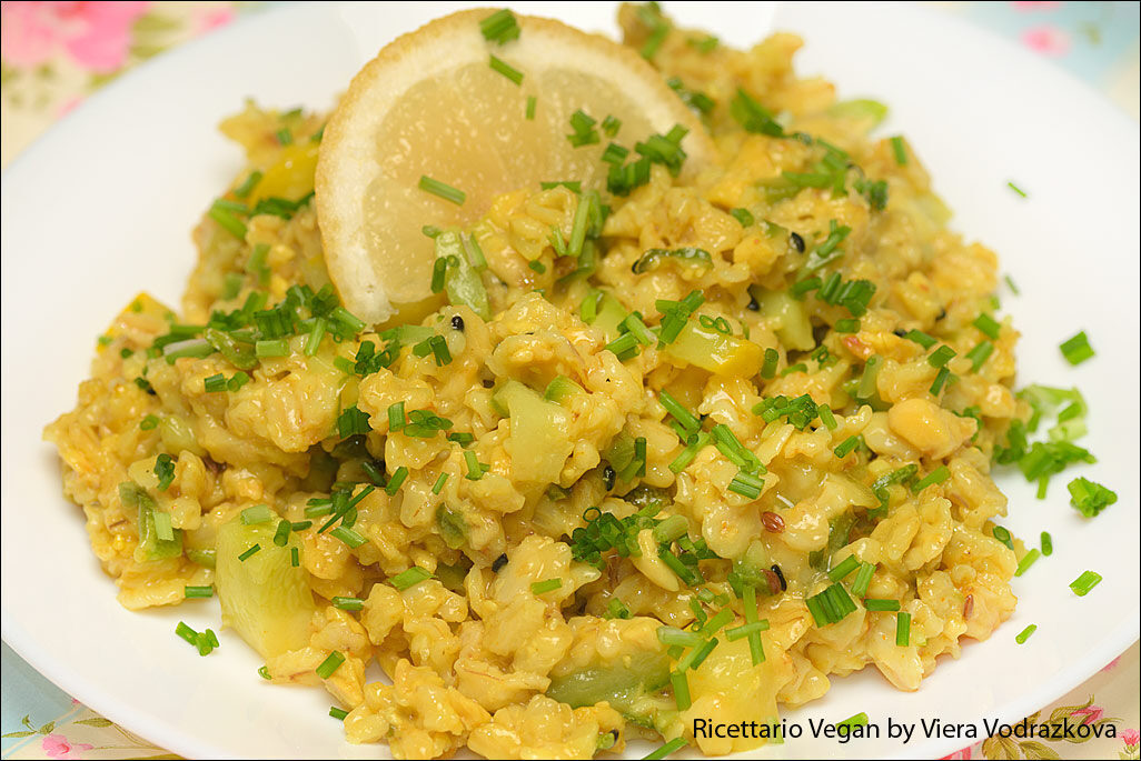 Porridge di avena con zucchine e tempeh