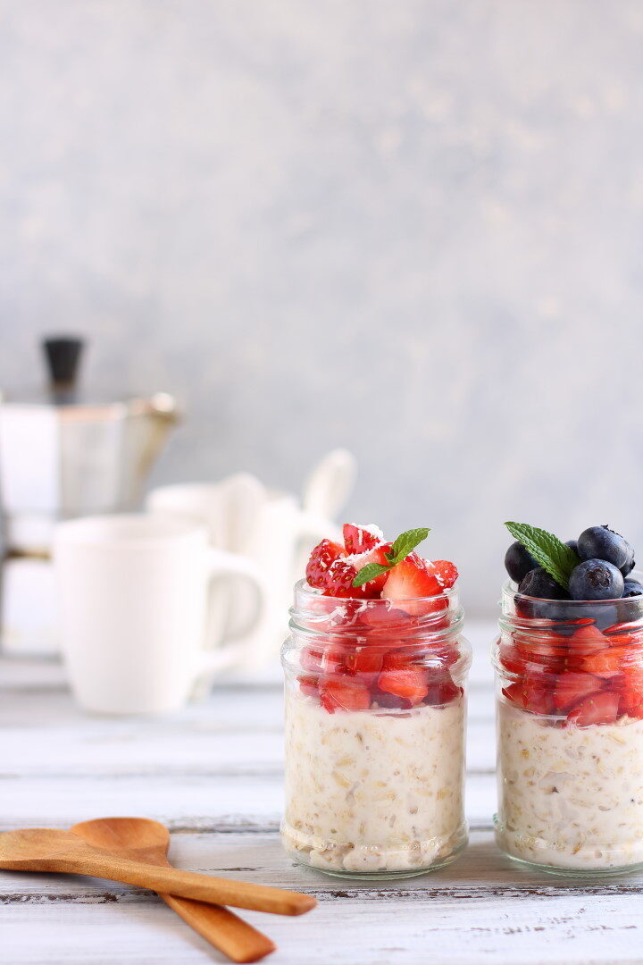 Porridge senza cottura con latte di kefir