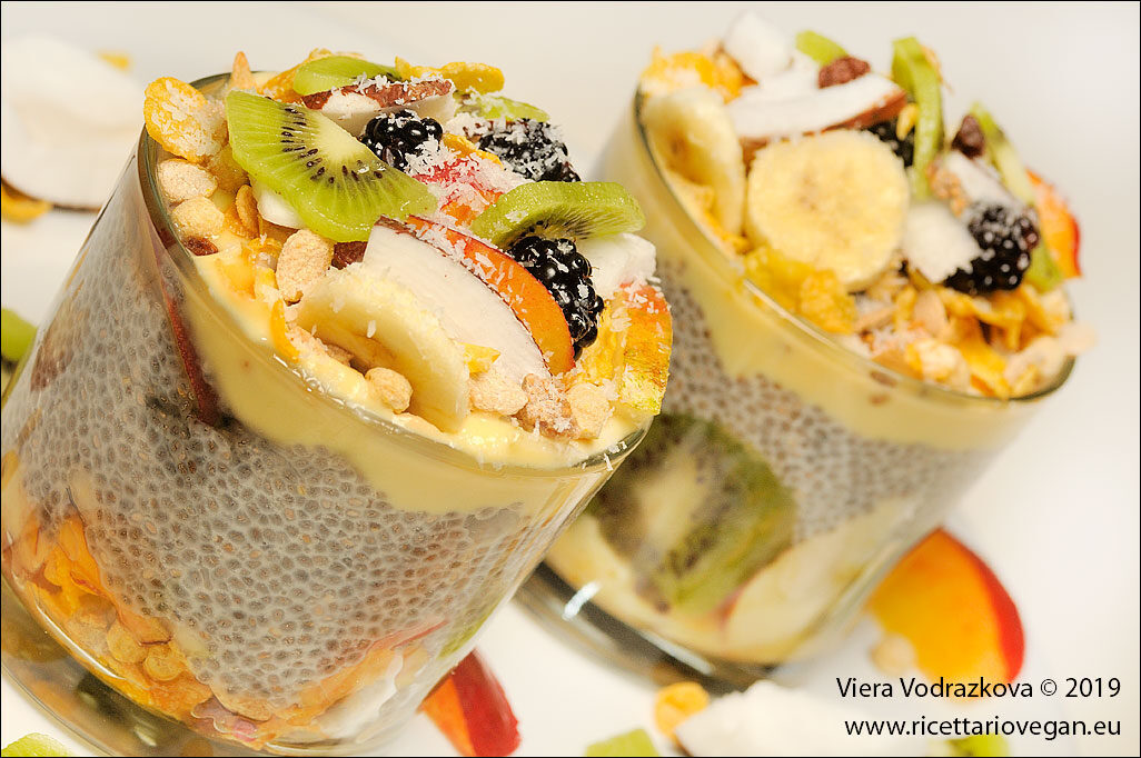 Pudding “tuttifrutti” di semi di chia senza glutine