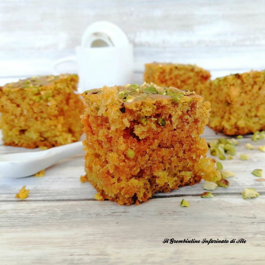 Quadrotti al cocco e curcuma
