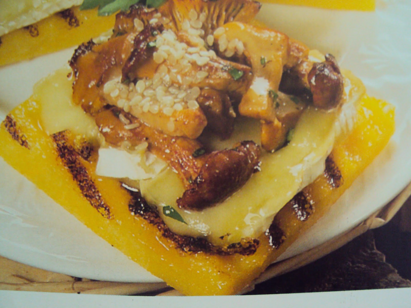 Quadrotti di polenta farciti
