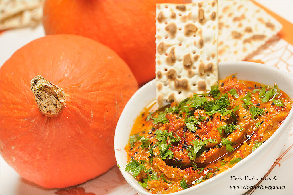 Quasi hummus di zucca Hokkaido leggermente piccante