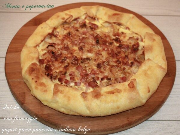 Quiche con formaggio yogurt greco pancetta e indivia belga