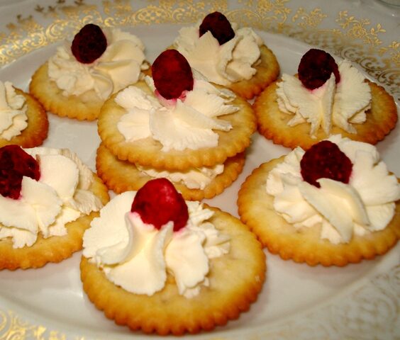 Quick Cheese Biscuits (per 4)