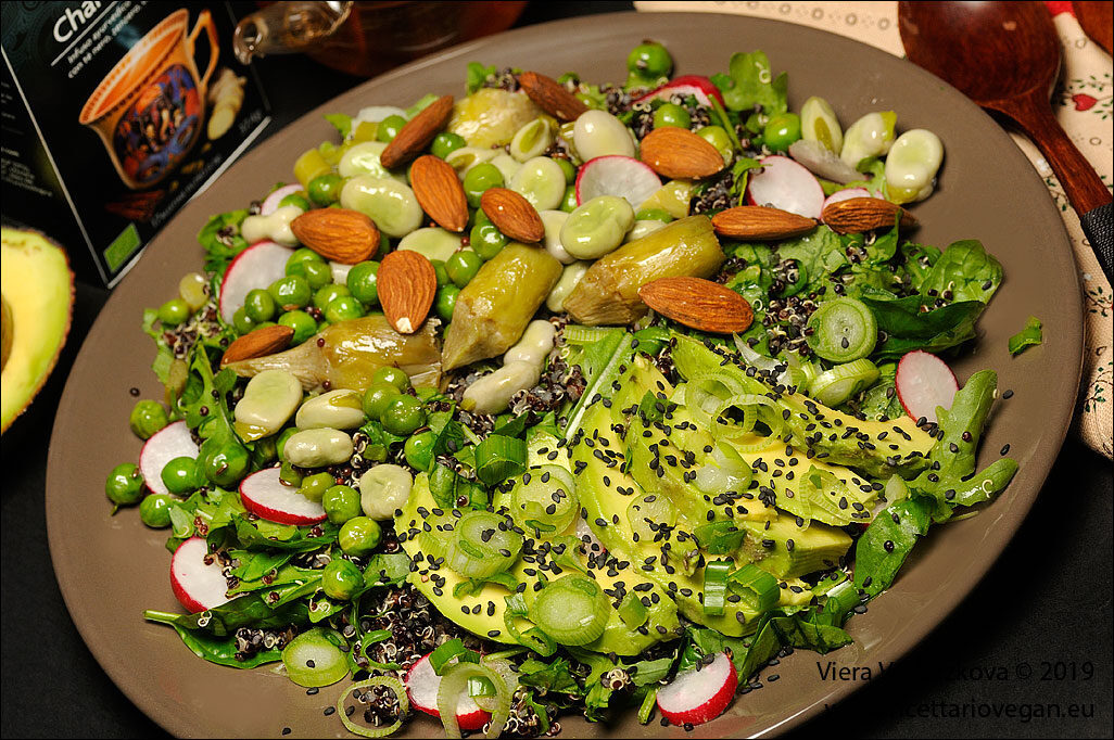 Quinoa nera con le verdure di primavera