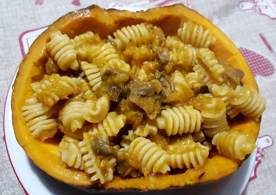 Radiatori alla crema di zucca e funghi porcini