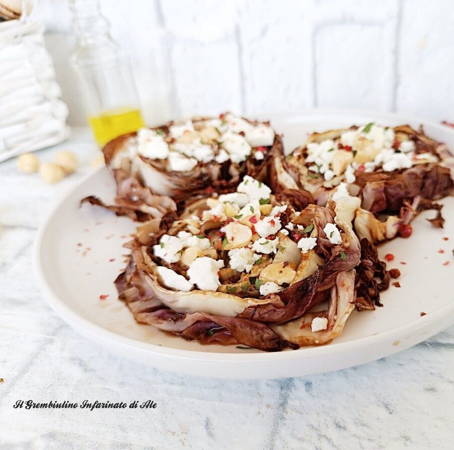 Radicchio al forno con feta e nocciole