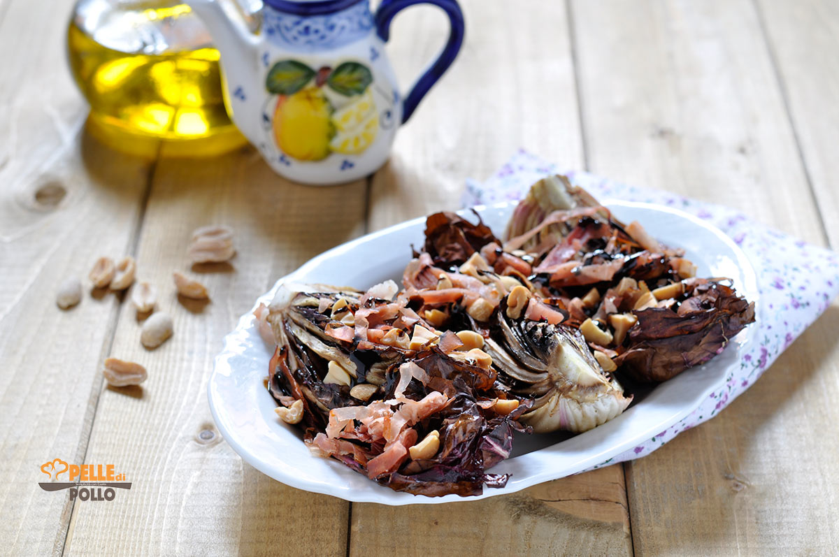 Radicchio rosso al forno con speck e arachidi