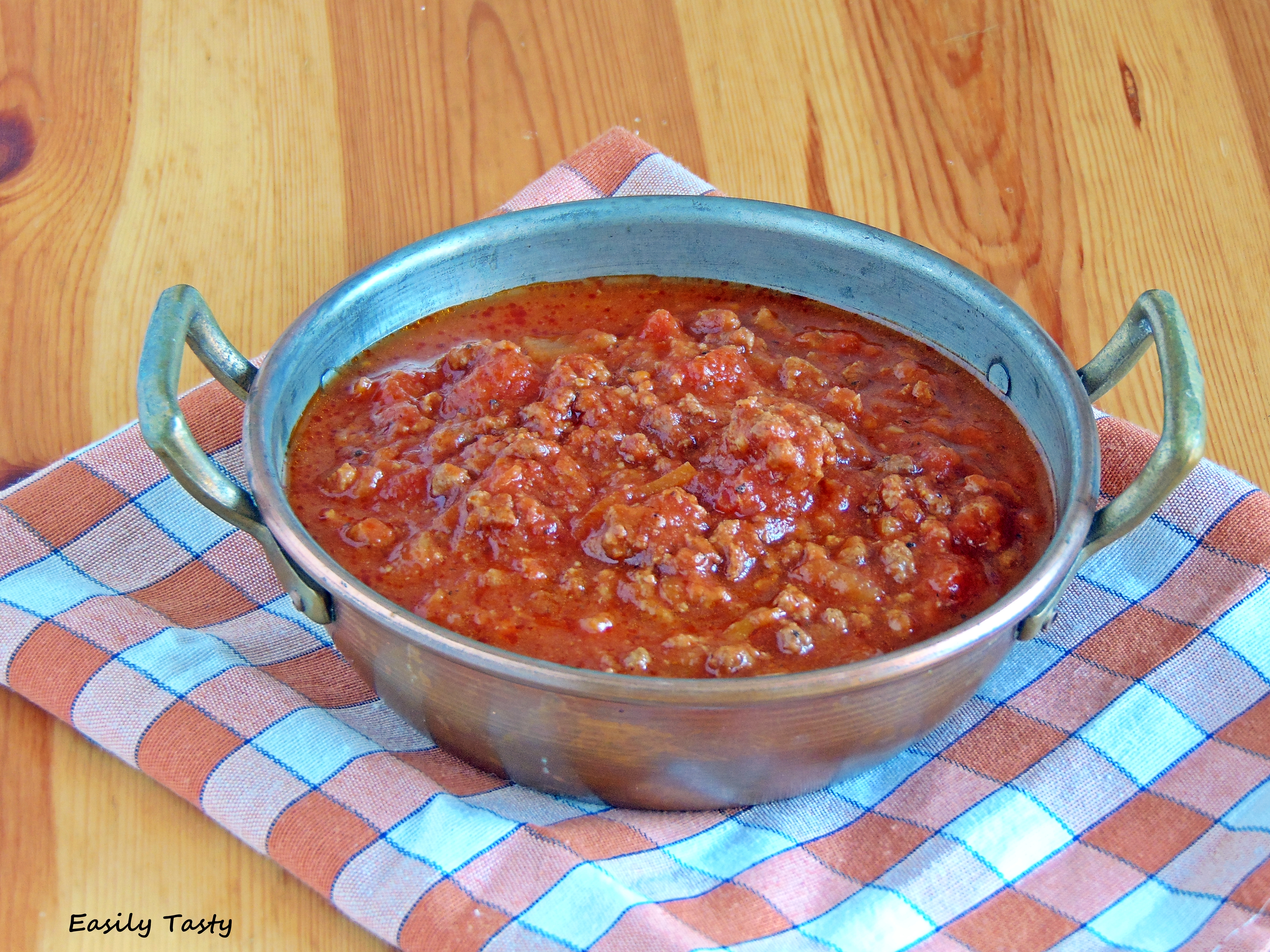 Ragù di carne in pentola a pressione