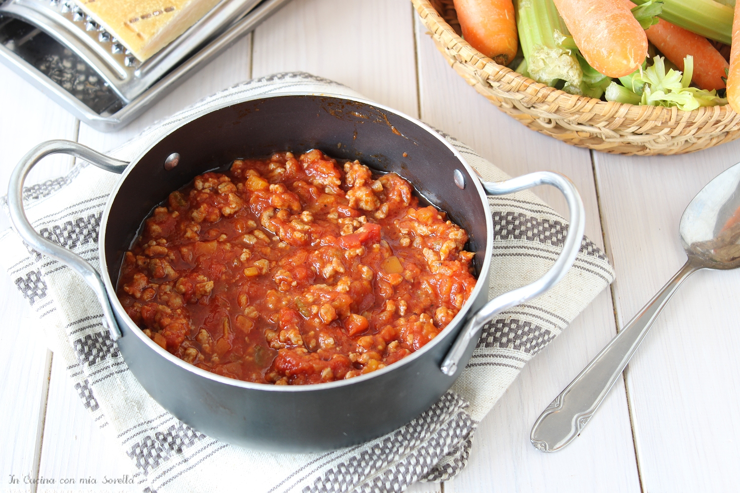 Ragù di carne mista della mamma