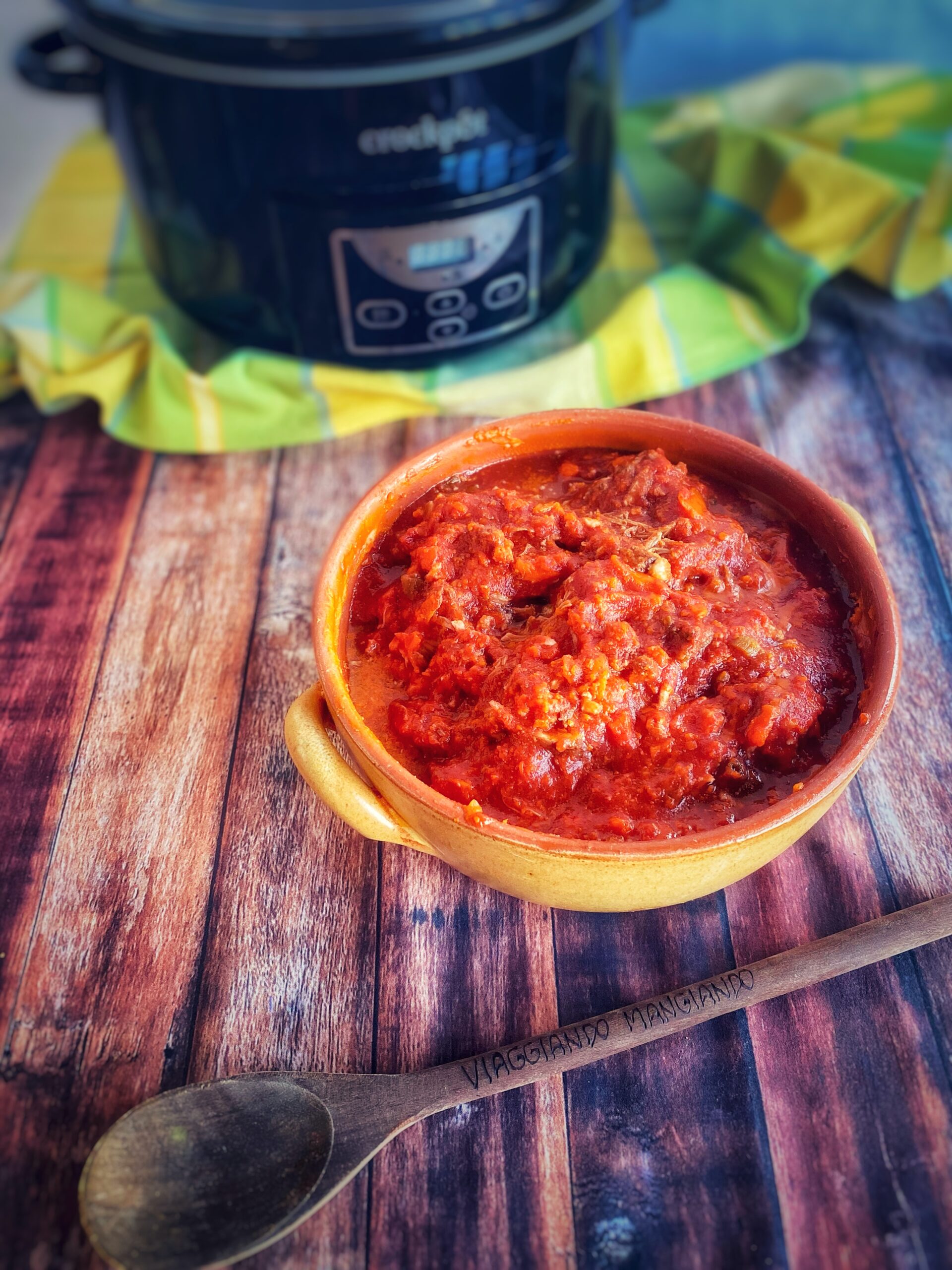 Ragù di costine di maiale con slow cooker