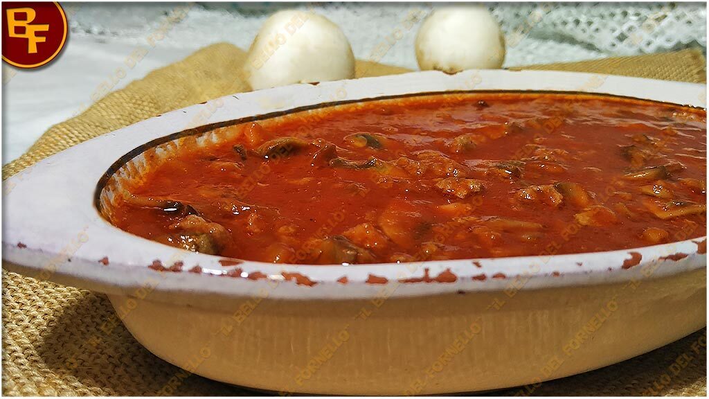 Ragù di salsiccia e funghi