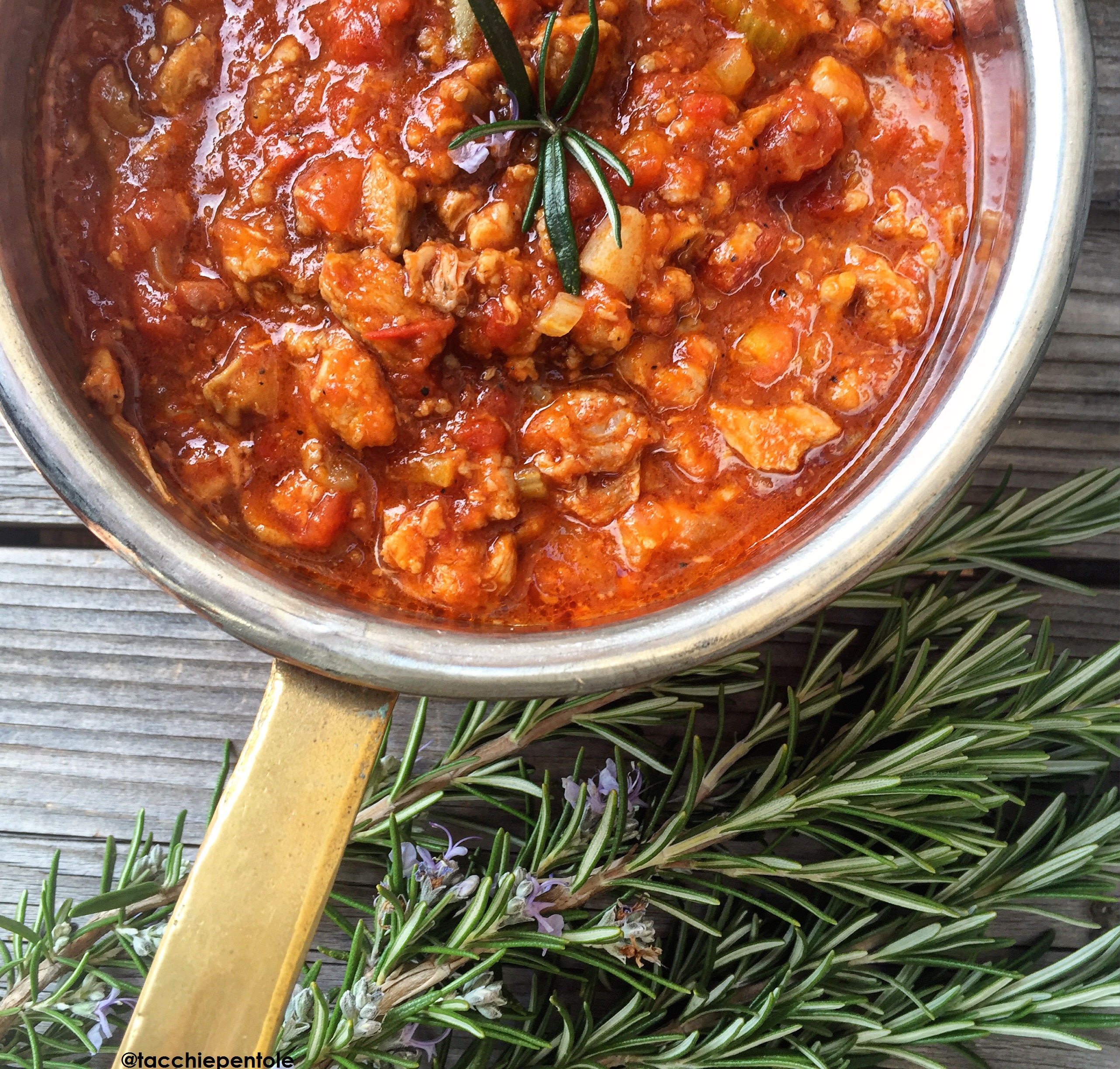 Ragu’ ricco di agnello con funghi porcini