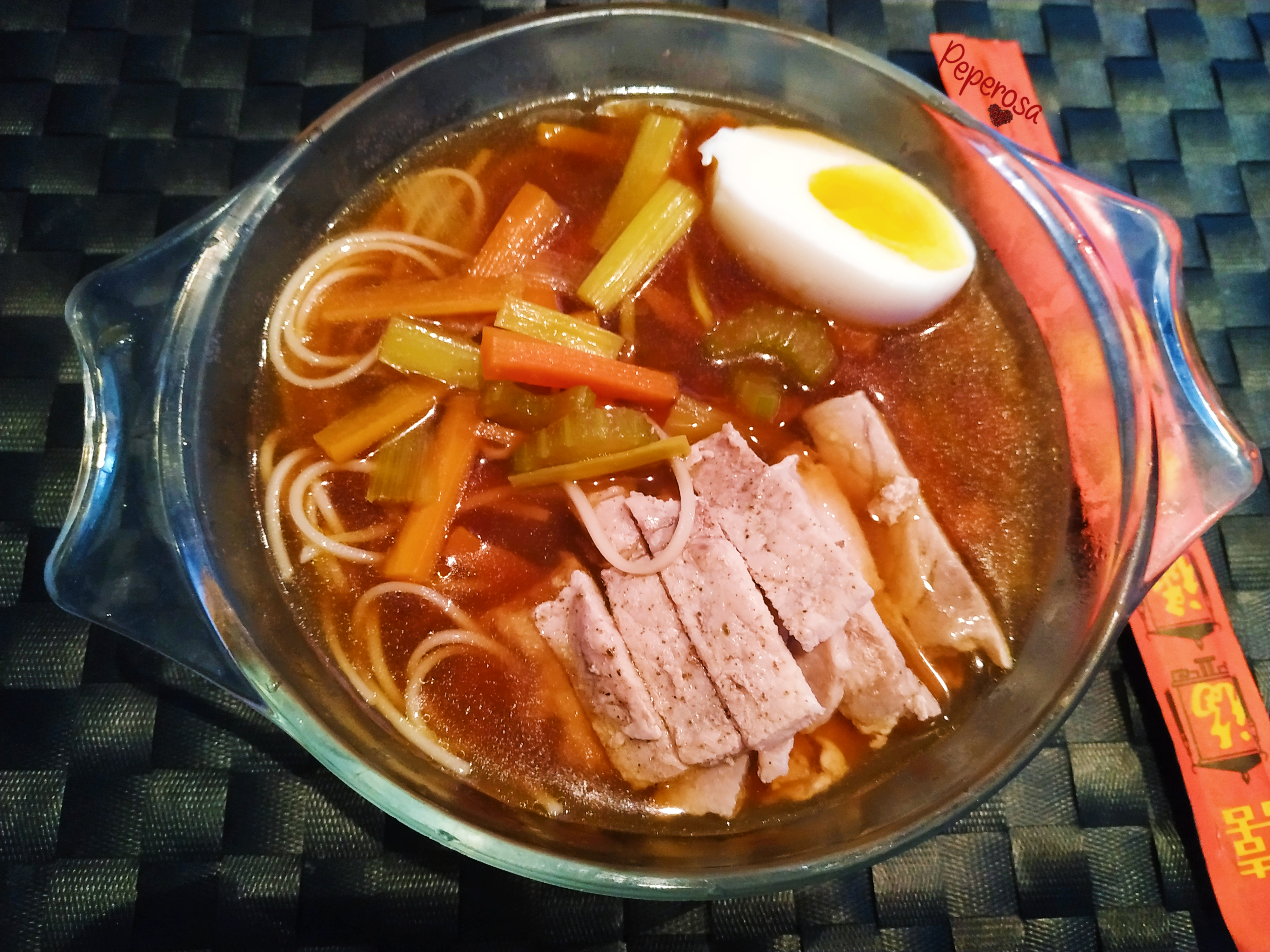 Ramen di miso col maiale