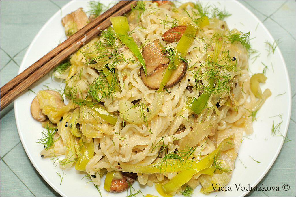 Ramen noodles con le verdure di stagione