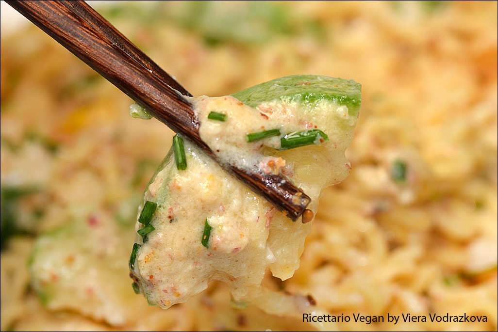 Ramen noodles cremosi con zucchine