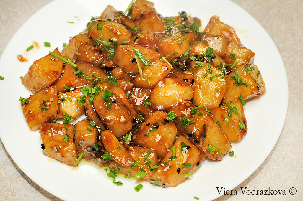 Ramolaccio e rutabaga glassata con salsa mitarashi