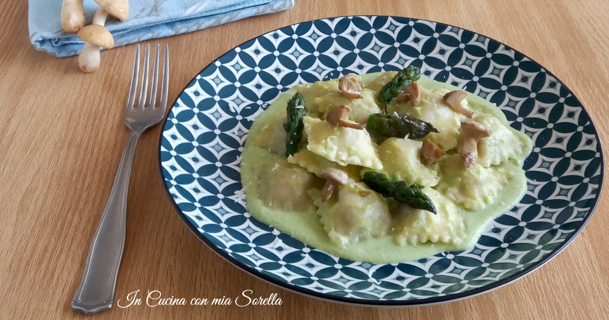 Ravioli agli asparagi e funghi cremosi