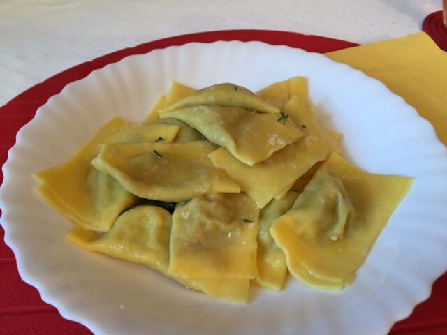 Ravioli ai carciofi profumati al timo