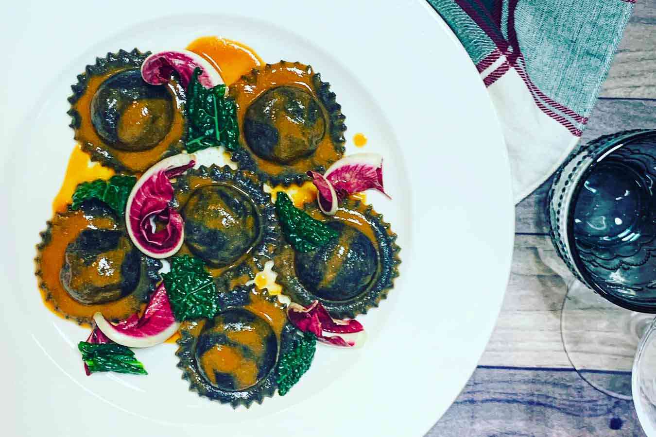 Ravioli al nero ripieni di gallinella