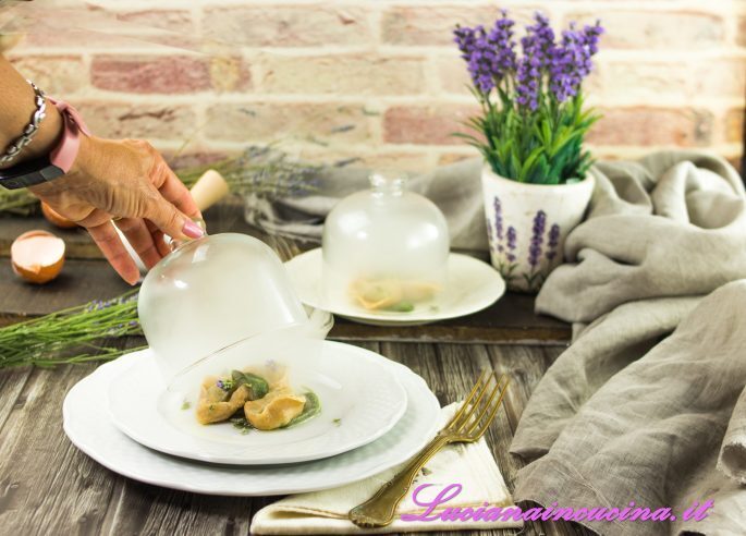 Ravioli alle ortiche e lavanda