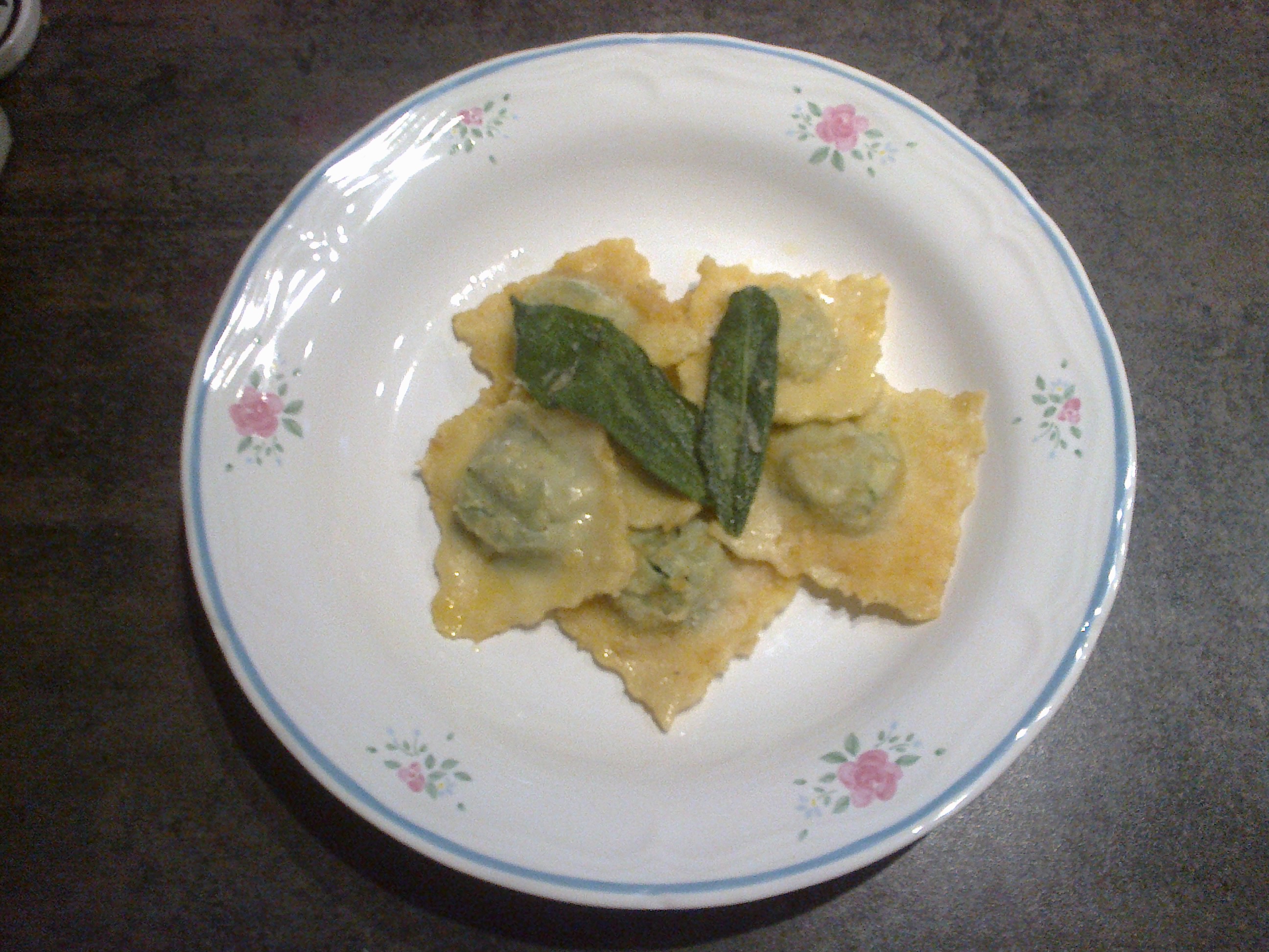 Ravioli burro e salvia croccante