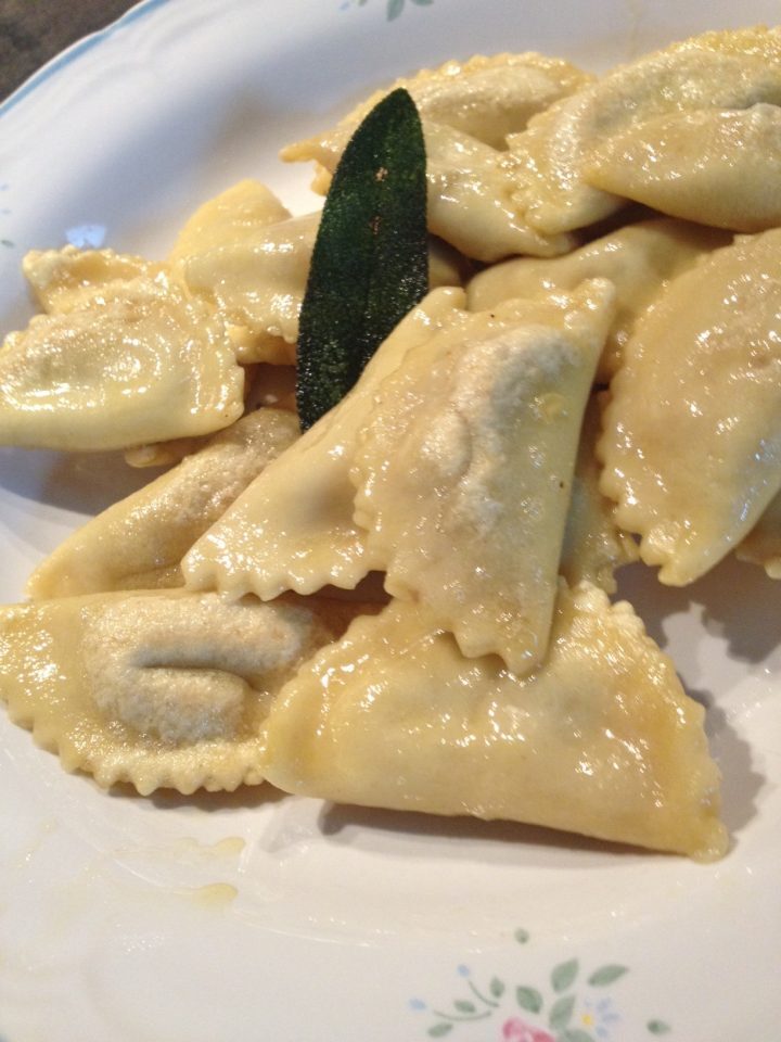 Ravioli con ricotta salata