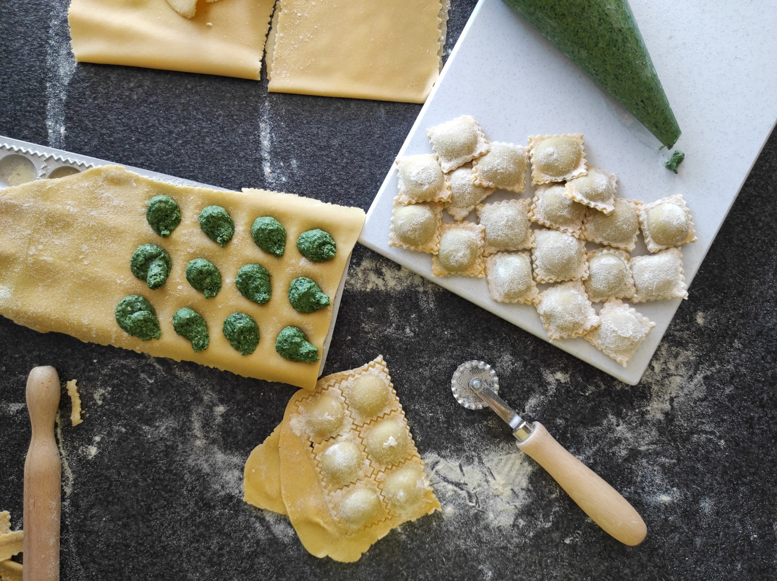 Ravioli con ripieno di cavolo nero e ricotta