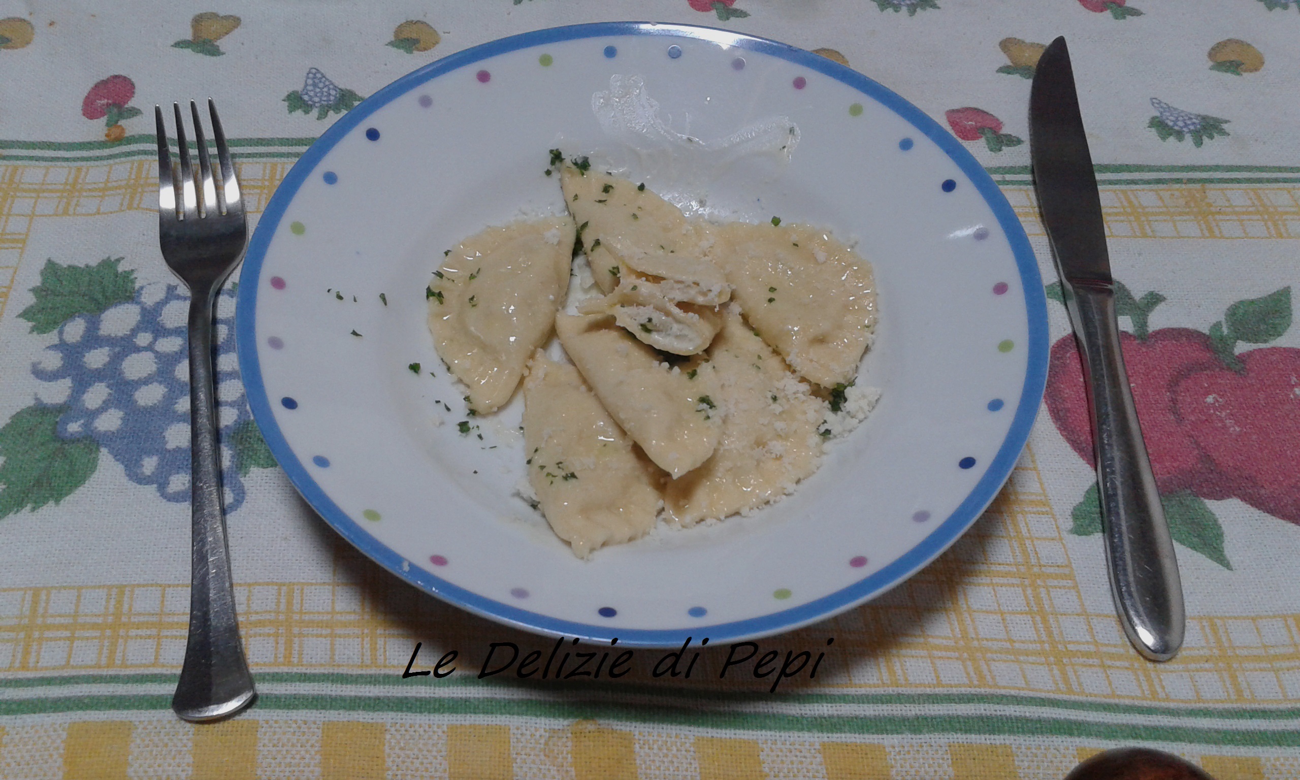 Ravioli con ripieno di melanzane e robiola