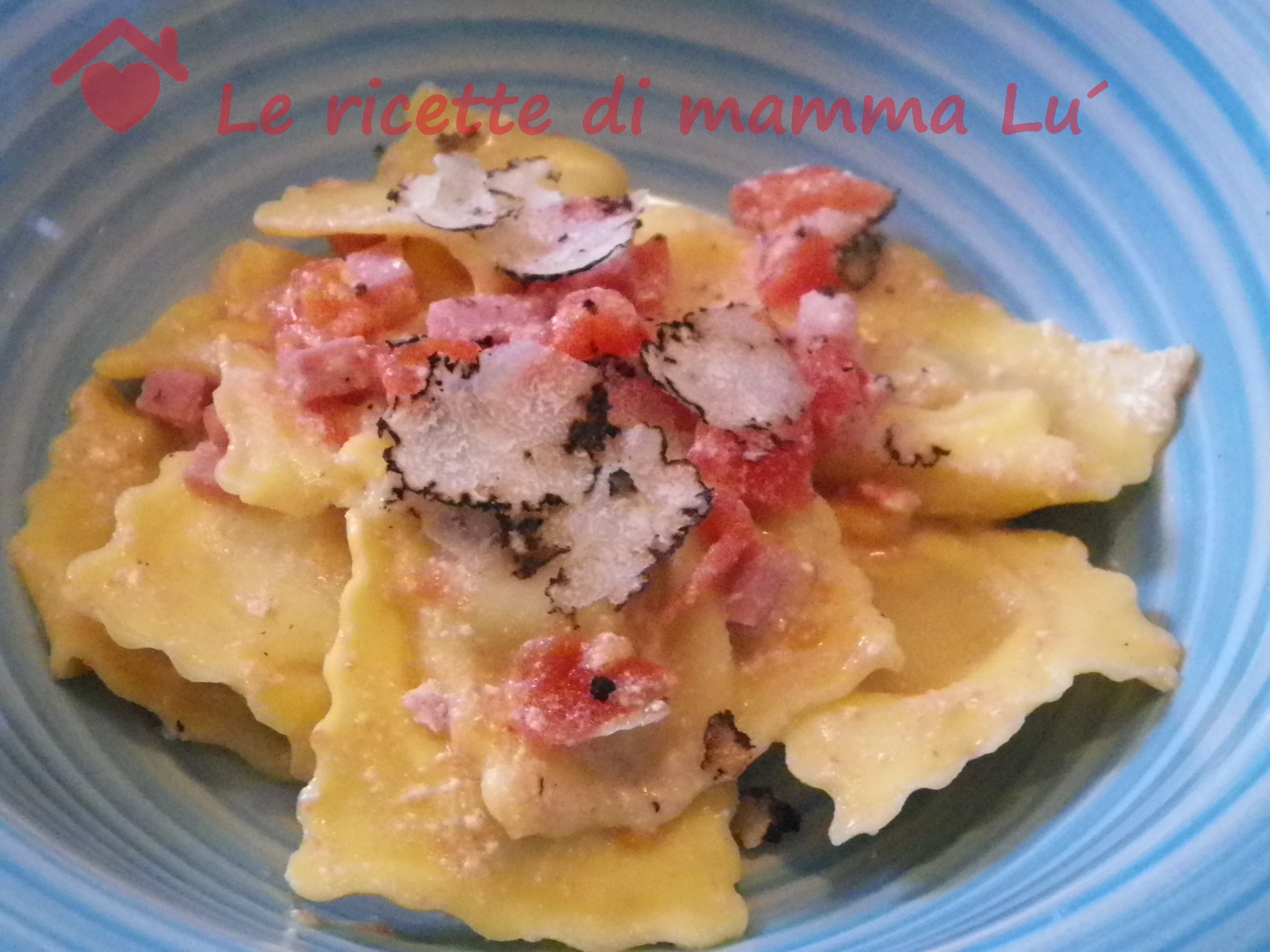 Ravioli con sugo leggero al tartufo