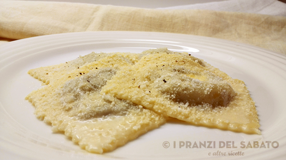 Ravioli di asparagi con salsa all’uovo