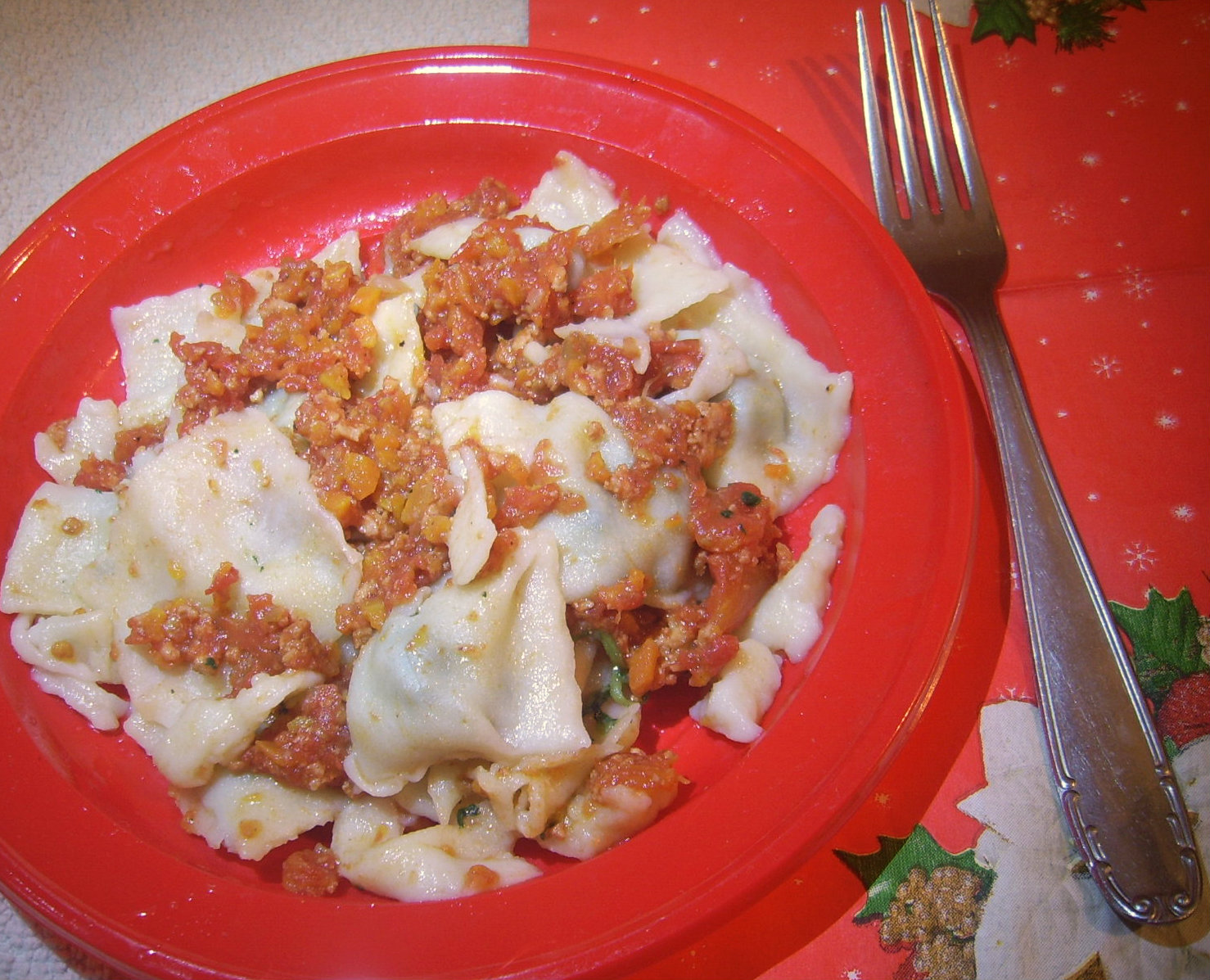 Ravioli di borragine al ragù di carne