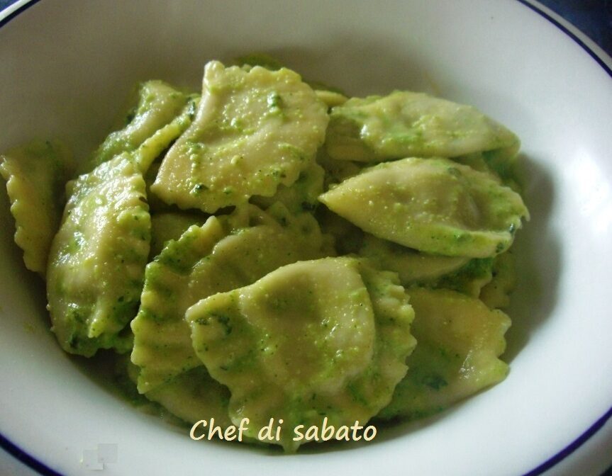 Ravioli di burrata al pesto leggero