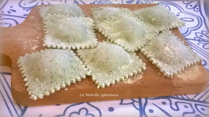 Ravioli di grano saraceno ricotta erbette e noci |  %