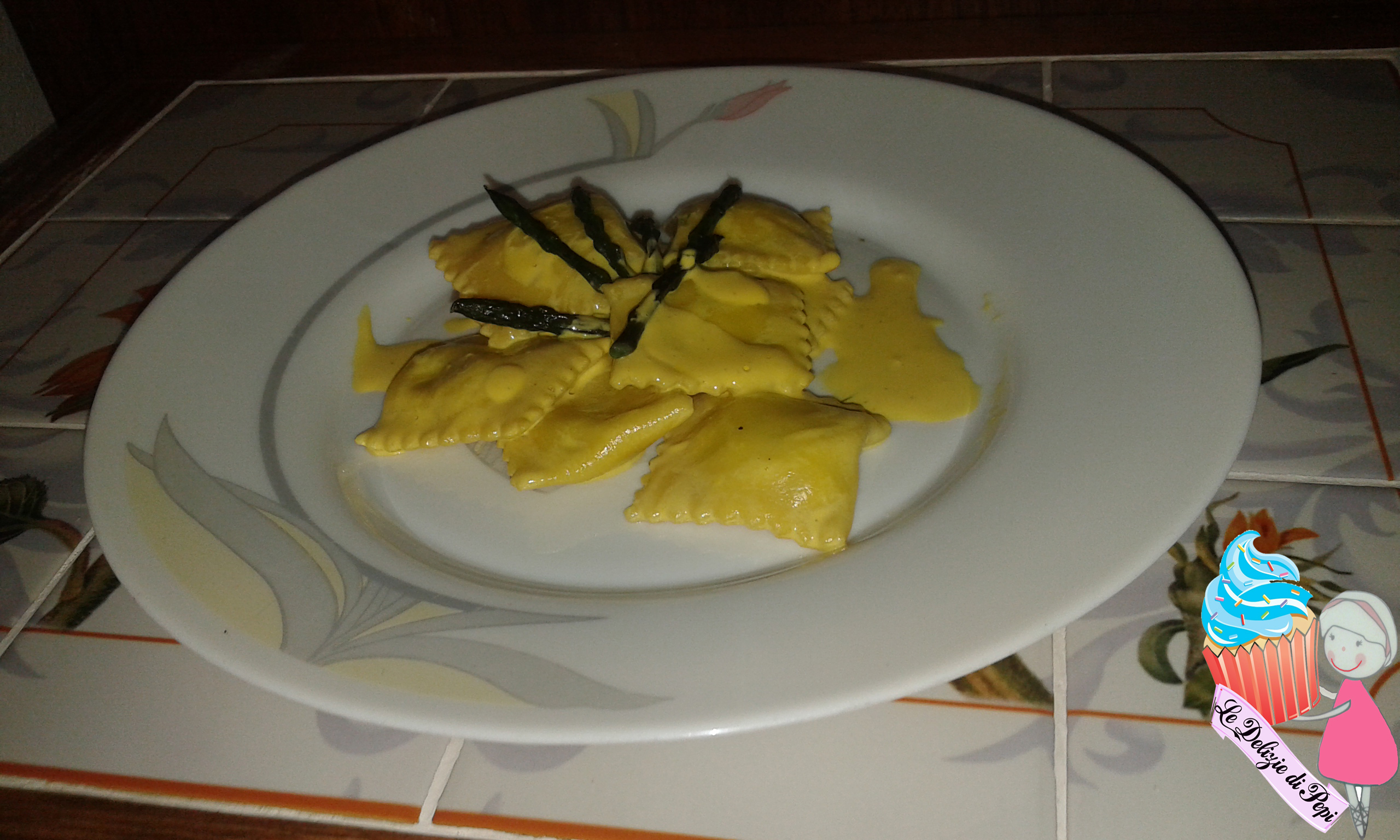 Ravioli di ricotta e asparagi