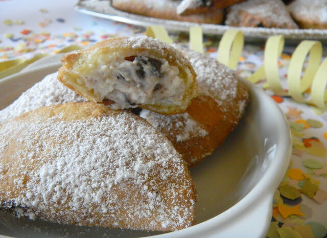 Ravioli dolci alla ricotta e cioccolato