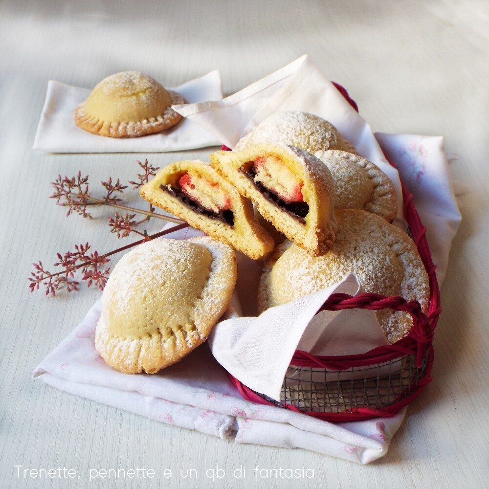 Ravioli dolci con zuppa inglese